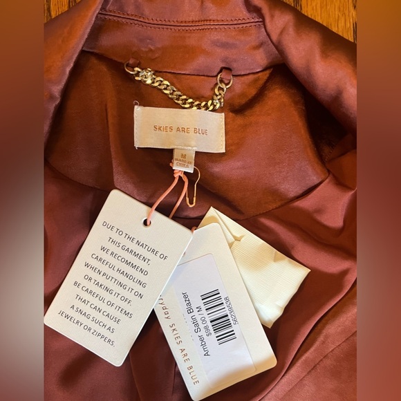 NWT- Skies are Blue Amber Satin Blazer Size- Medium - Picture 6 of 9